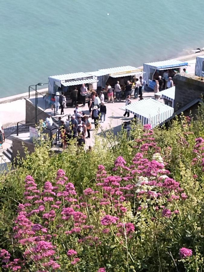 La Porte Bleue Cancale Exteriör bild