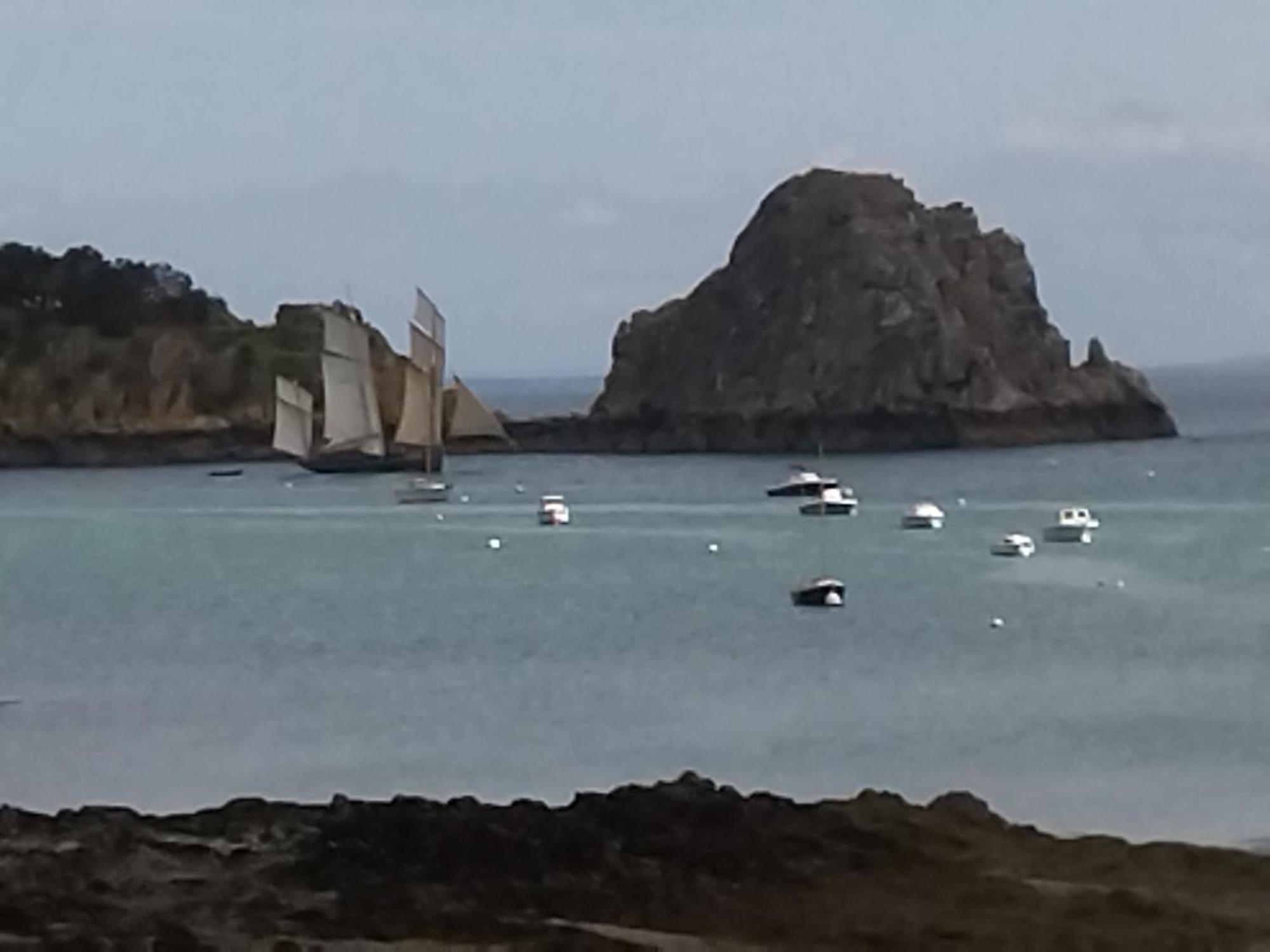 La Porte Bleue Cancale Exteriör bild